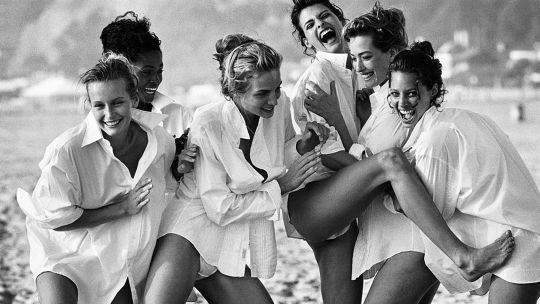 Por qué la camisa blanca es un clásico eterno 