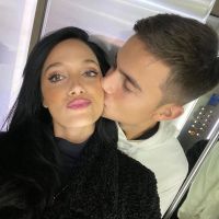 Oriana Sabatini incendió las redes sociales con una bikini roja en sus vacaciones con Dybala