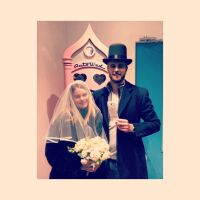 Las fotos del primer amor del príncipe Harry casada y de luna de miel