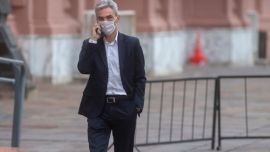 El ministro de transporte Mario Meoni sigue sin precisiones para el regreso de los vuelos y micros de larga distancia.