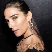 Mirá el look "destellos dorados" de Juana Viale para "La Noche de Mirtha"