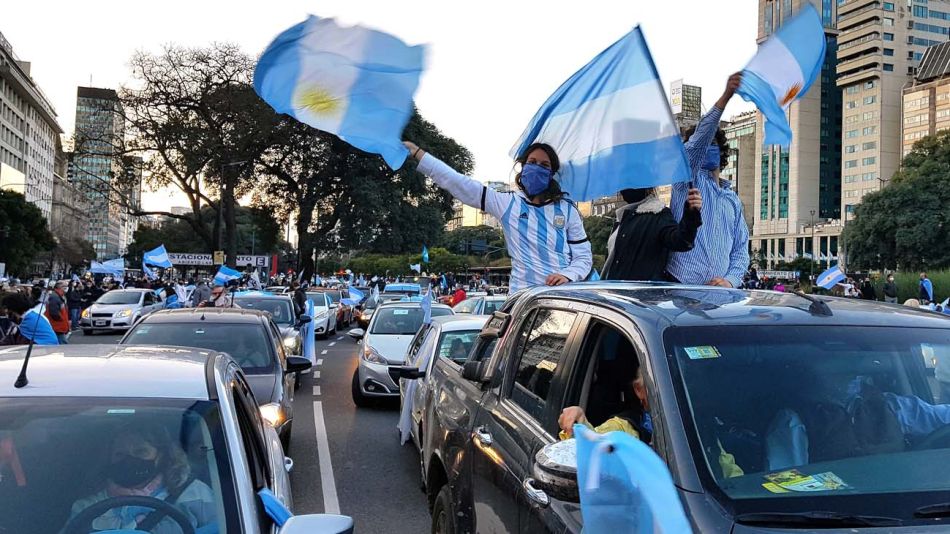Dislate peligroso. En el pico de la pandemia se llama a una protesta en las calles poco responsable.