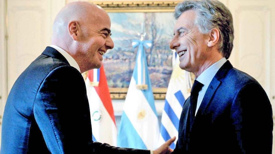 Gianni Infantino y Mauricio Macri