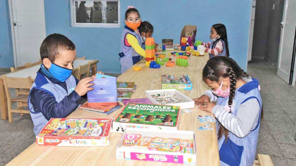 20200816_chicos_clases_colegio_cedoc_g