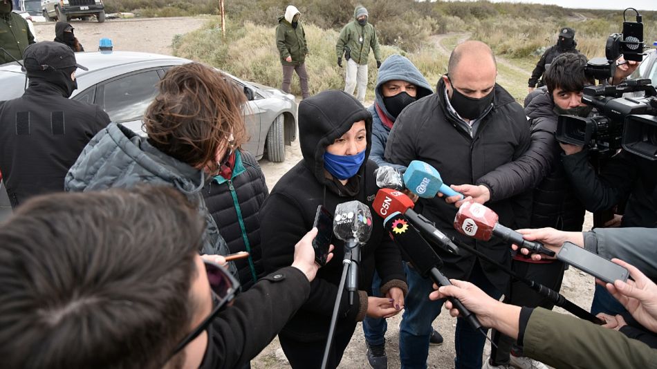 Cristina Castro en el lugar donde se encontraron restos de huesos