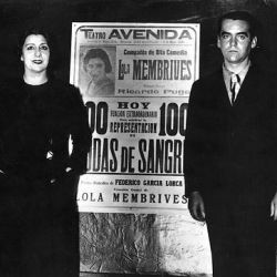 Lorca y Membrives en el Teatro Avenida, 1933.