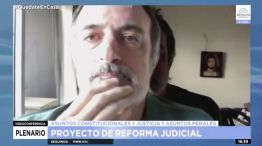 VIDEO: Esteban Bullrich usó una gigantografía para ausentarse de la sesión