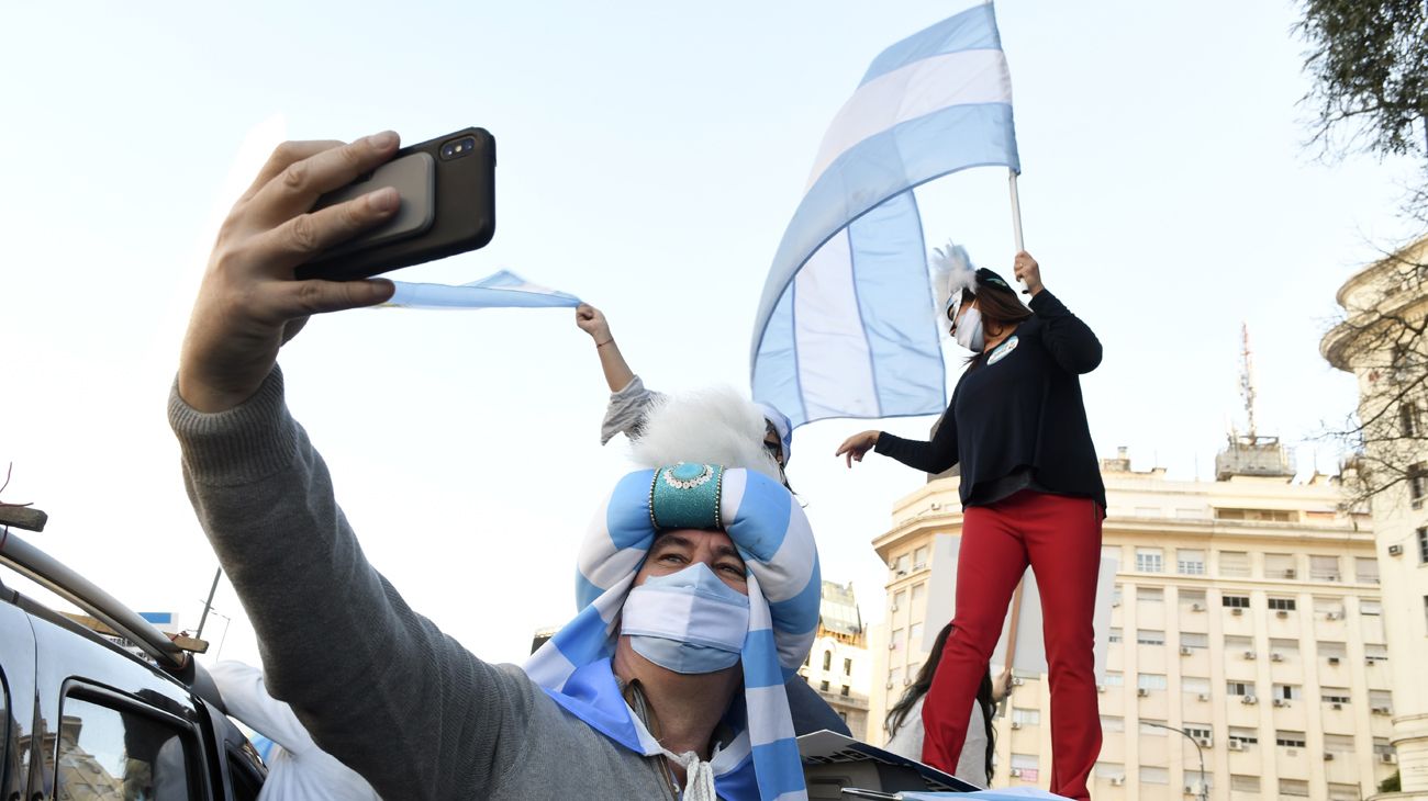 Del 17A al 26A: las mejores postales que dejan las marchas en cuarentena.