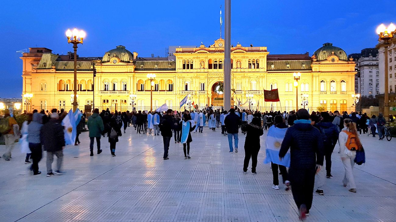 Del 17A al 26A: las mejores postales que dejan las marchas en cuarentena.