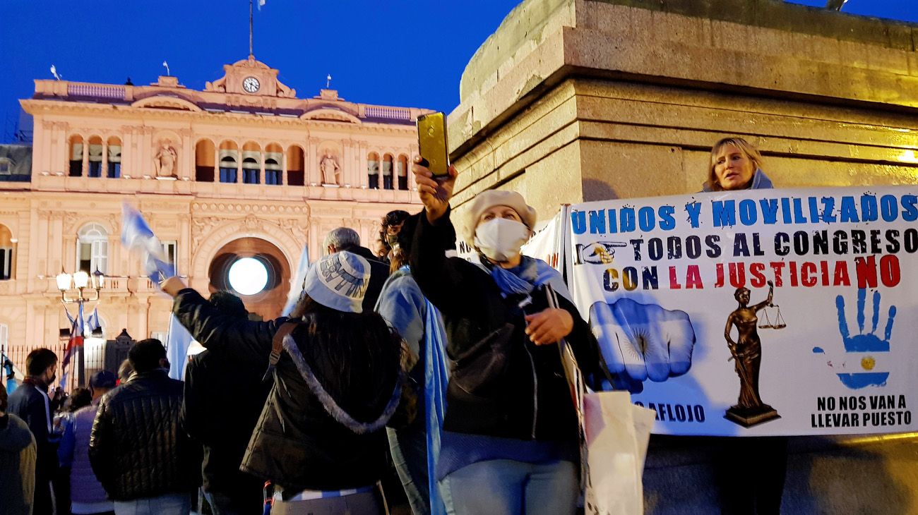 Del 17A al 26A: las mejores postales que dejan las marchas en cuarentena.