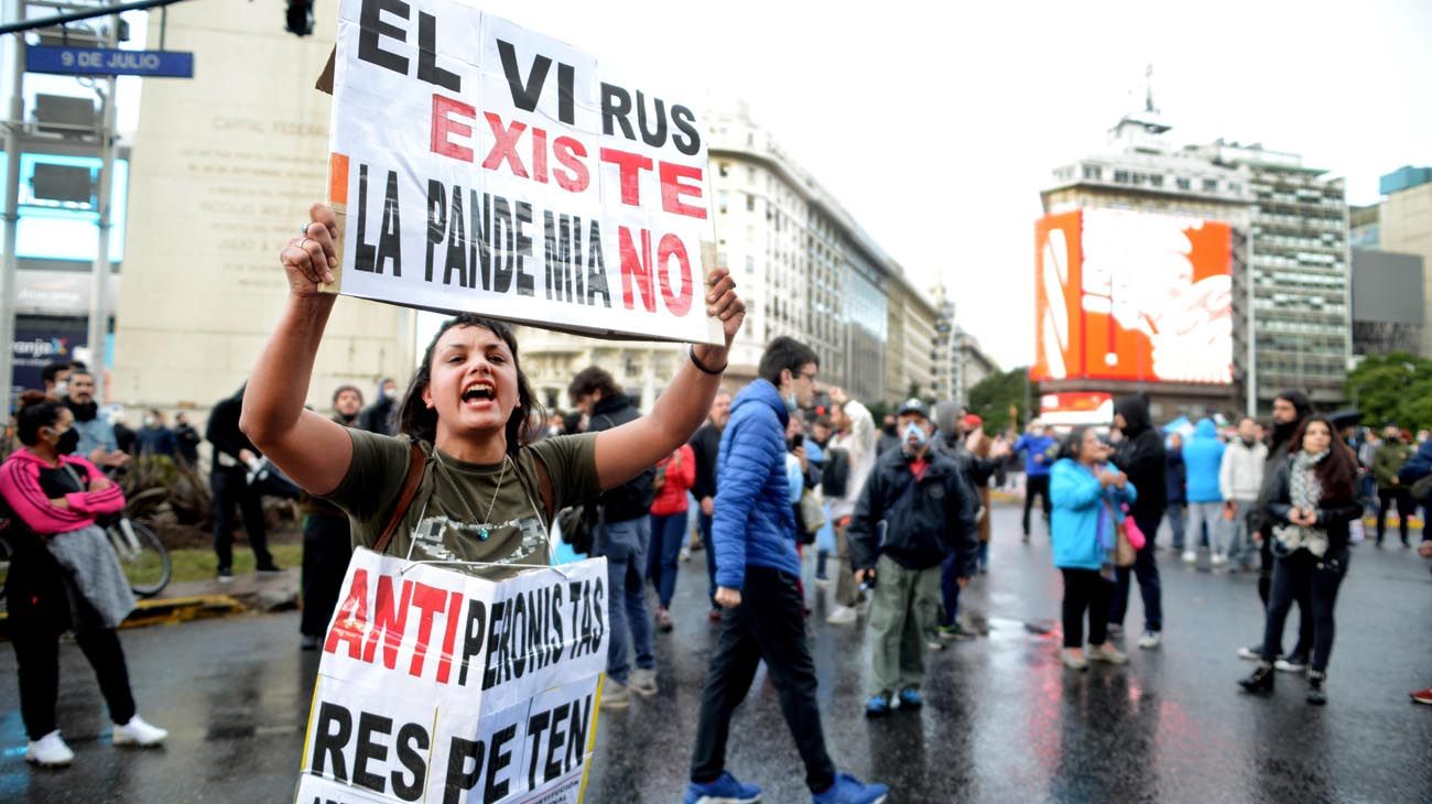 Del 17A al 26A: las mejores postales que dejan las marchas en cuarentena.