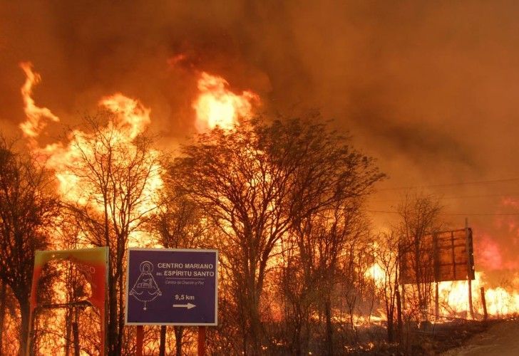 Hace ocho días que comenzaron los incendios en una extensa zona comprendida entre San Marcos Sierra, Capilla del Monte y Cruz del Eje