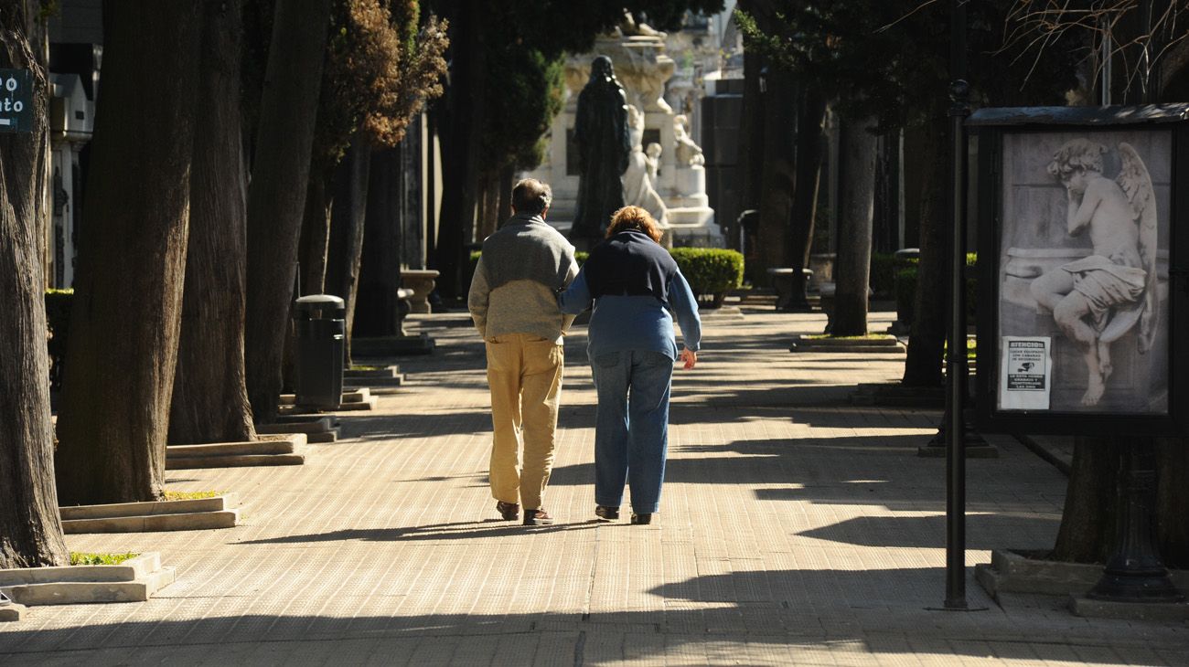 reapertura del cementerio de la recoleta