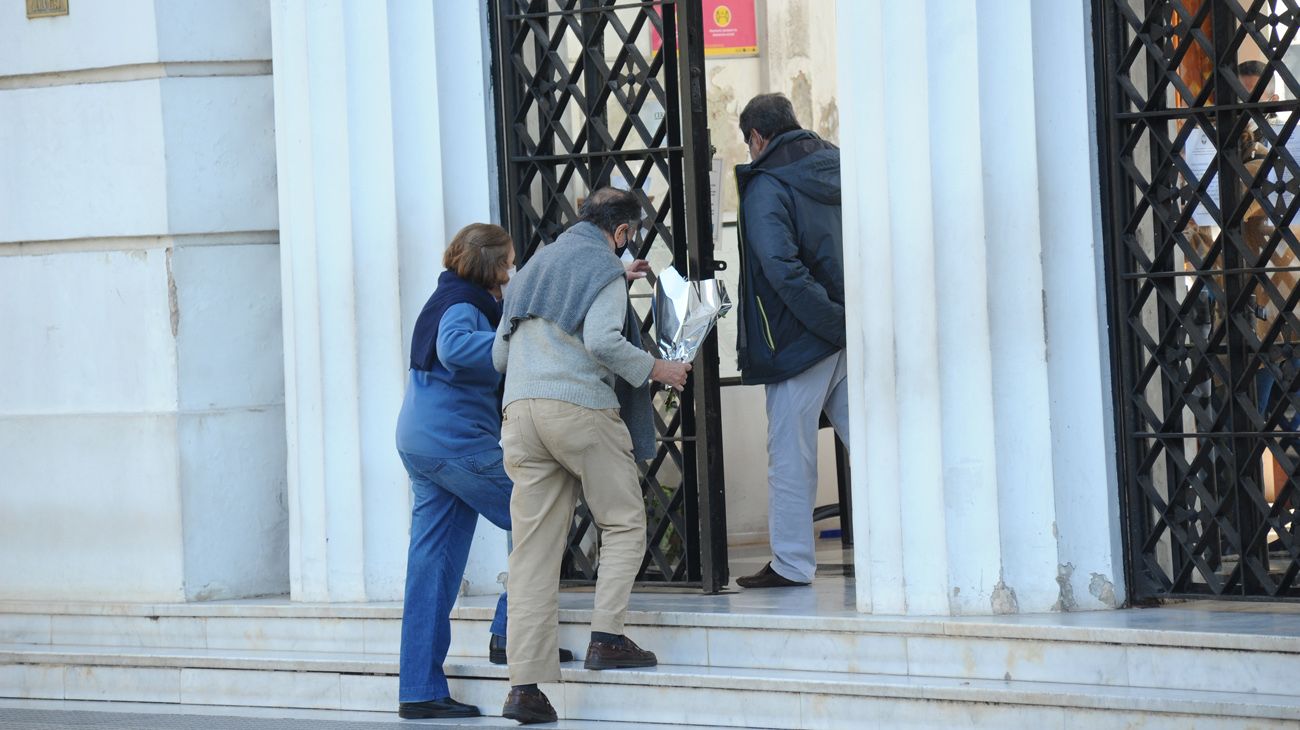 reapertura del cementerio de la recoleta