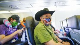 Las aerolíneas podrán negrase a abordar pasajeros que no usen tapabocas.