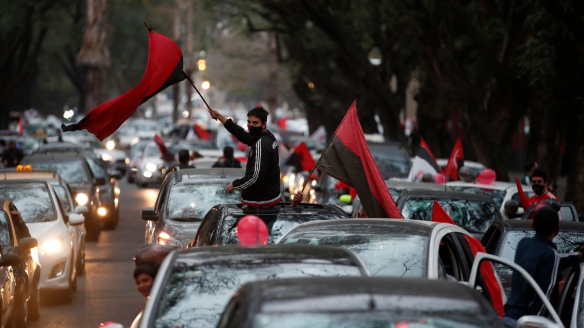 Newell's Old Boys fans hope to lure Lionel Messi home to Rosario and staged a caravan on Thursday to promote the idea.
