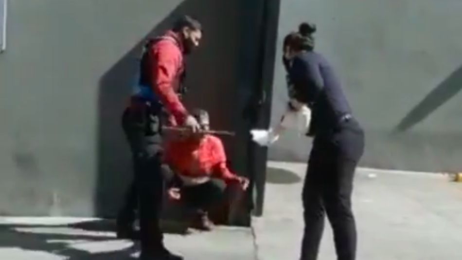 Momento de la detención de Ulises Hernández.