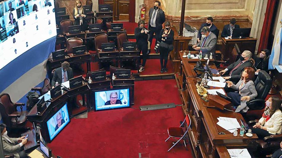 cristina_fernandez_cfk_prensa_senado