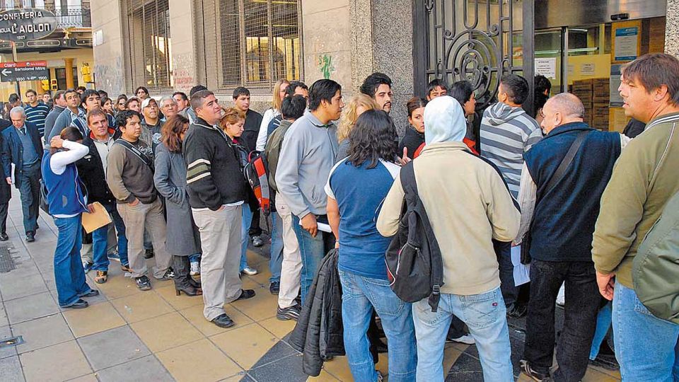En caída. La destrucción del empleo se multiplicó por diez.