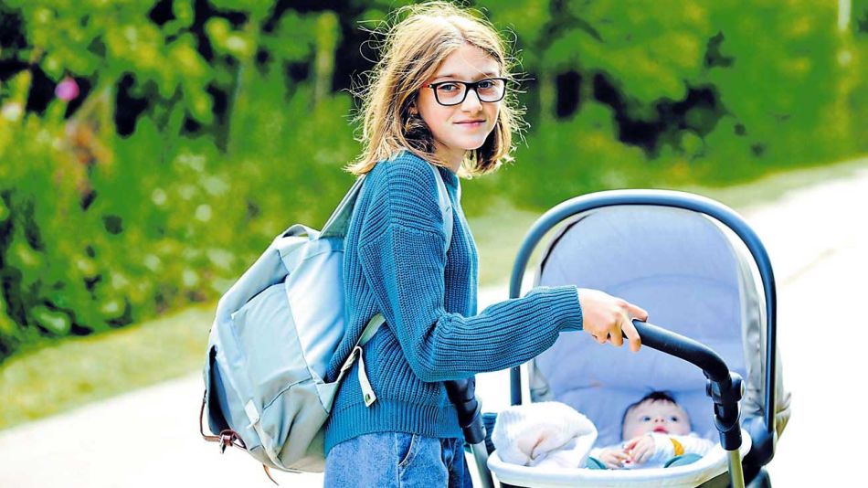 20200830_cochecito_maternidad_adolescente_shutterstock_g