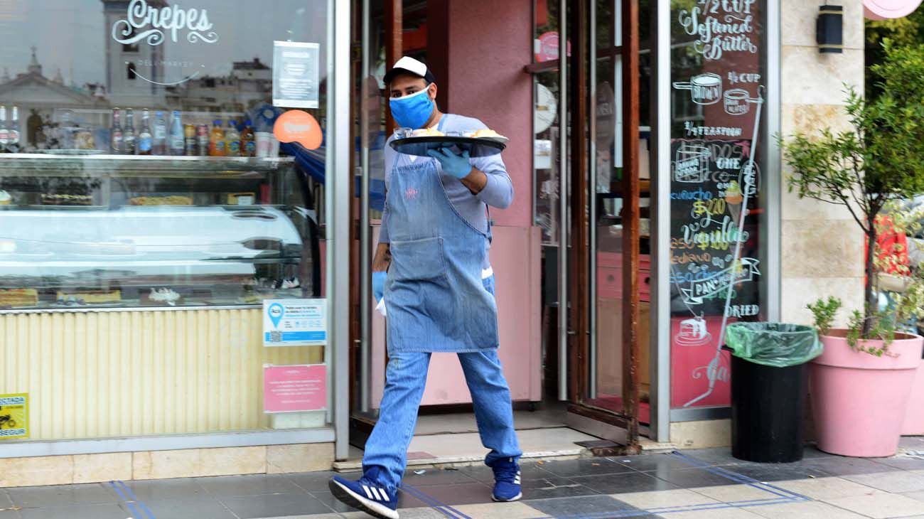 Por ahora solo podrán usar veredas restaurantes porteños que tenían permiso antes de la cuarentena