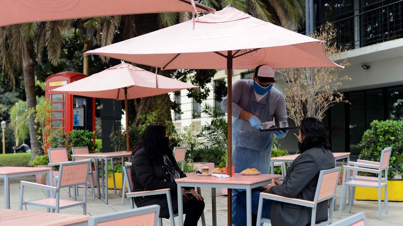 Por ahora solo podrán usar veredas restaurantes porteños que tenían permiso antes de la cuarentena