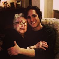 Diego Boneta devastado por la muerte de su querida abuela