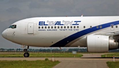 El histórico vuelo partió del aeropuerto de Tel Aviv y aterrizó en Abu Dabi.