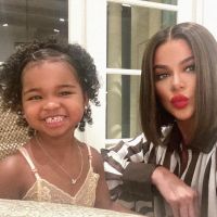 El impactante cambio de look Khloé Kardashian: pelo mega corto y súper morocho