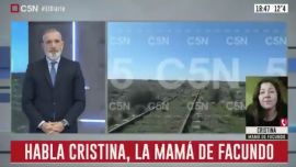 Pablop Duggan entrevistando a la madre de Facundo Astudillo