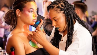 "Glow", la competencia de maquilladores, estrenó segunda temporada en Netflix