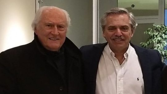 Pino Solanas, embajador frente a la UNESCO con Alberto Fernández