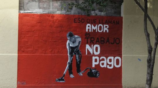 Los murales en la Ciudad de Buenos Aires con la frase de Silvia Federici.