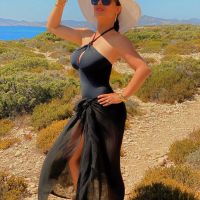Salma hayek cumplió 54 años y lo festejó con unas fotos para el infarto