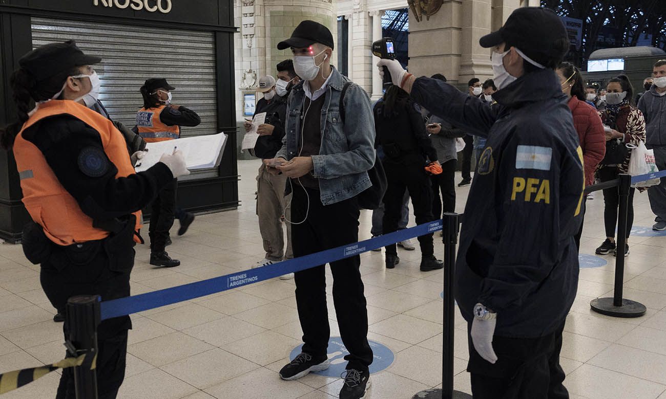 Control de pasajeros en el transporte público en tiempos de coronavirus.