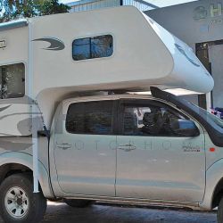 Como un caracol, la pick up también puede llevar la casa en los hombros incorporando un camper, tal como lo demuestra este producto de Heevel Motohome, ubicado en Adrogué. 