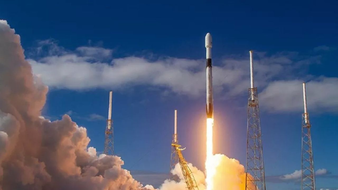SpaceX lanza al espacio 60 satélites Starlink con un solo cohete | Weekend