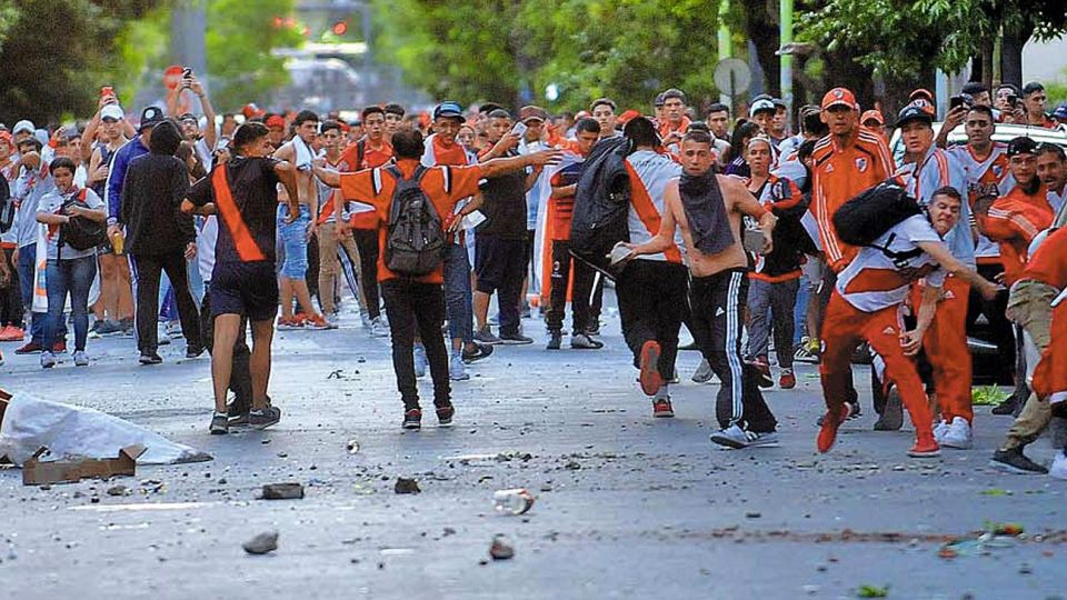 20200905_barras_river_hinchas_cuarterolo_g
