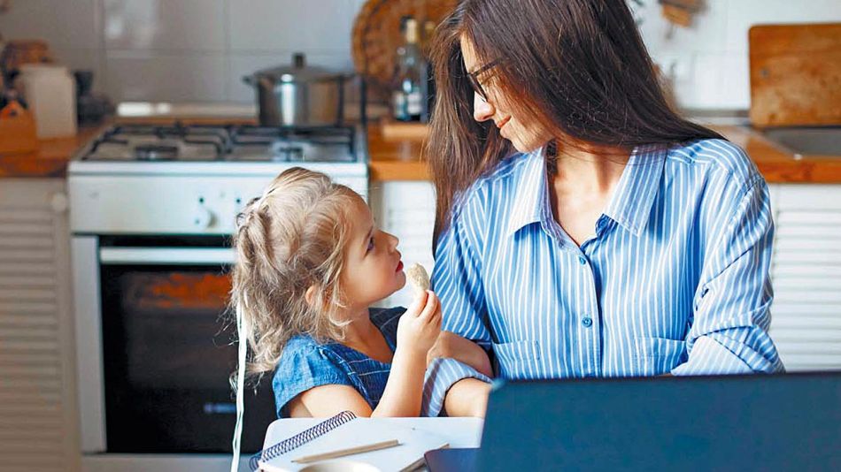 20200906_trabajo_domestico_cuidado_familiar_shutterstock_g