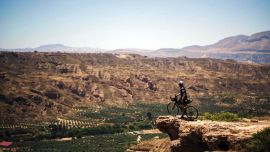 La competición arrancó el pasado domingo 6 de septiembre, con un recorrido que en su mayor parte se realizó fuera de rutas o caminos asfaltos.