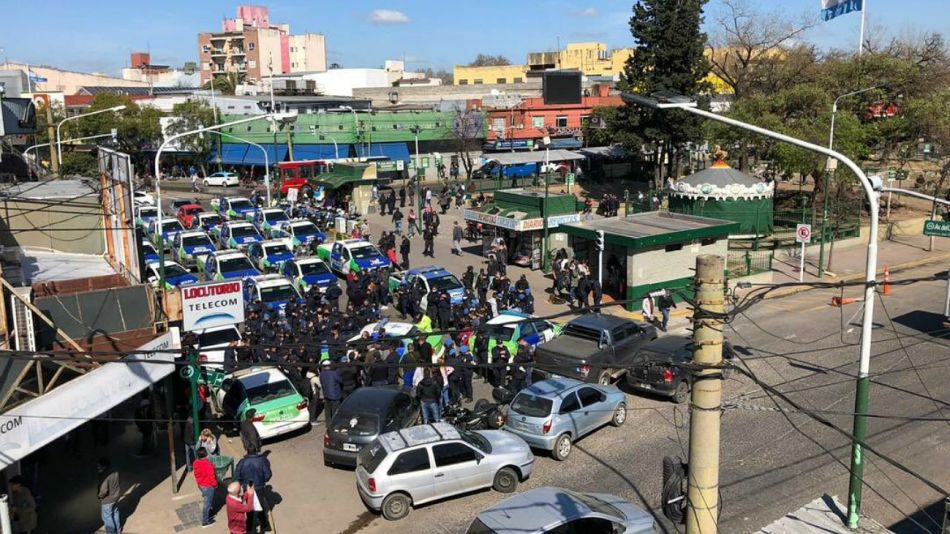 Policía Bonaerense. Reclamo en Merlo.