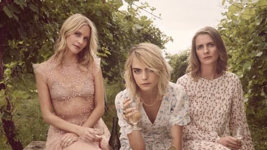 Cara Delevigne y un particular proyecto junto a sus hermanas