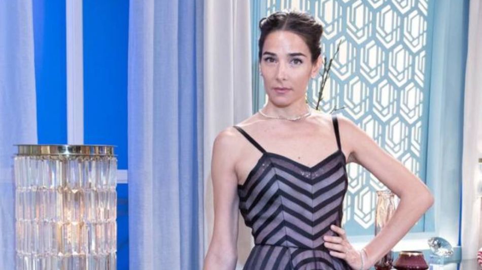 Juana Viale impactó con su look de gala para "La noche de Mirtha" 