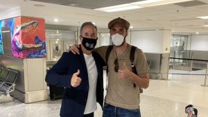 Jorge Mas posted a photograph welcoming Gonzalo Higuaín to the United States.