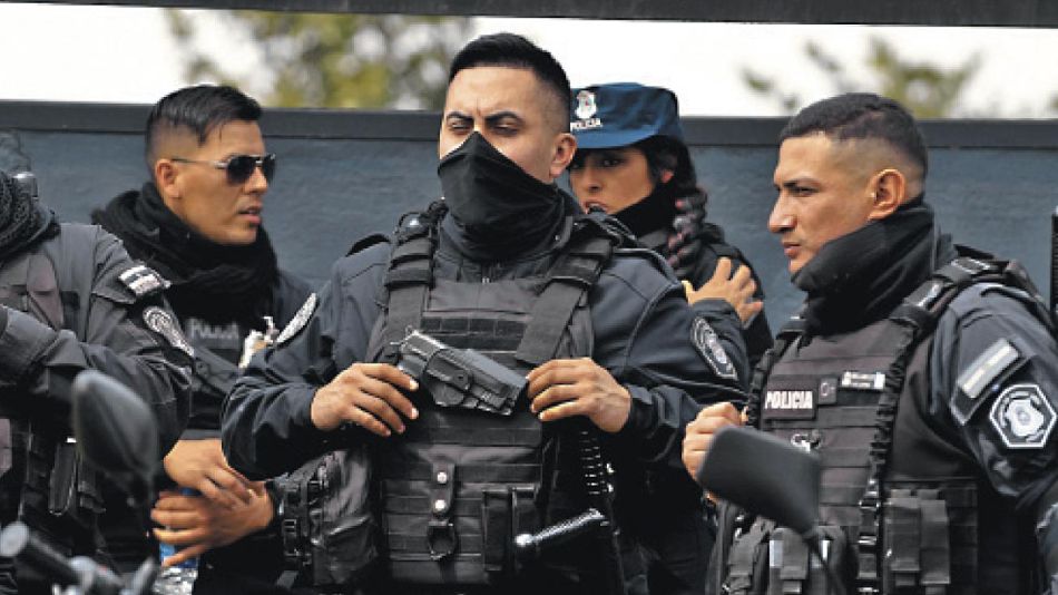 20200913_policia_alderete_protesta_shutterstock_g