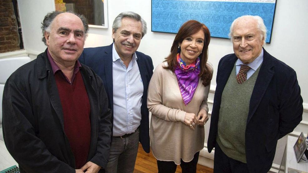 Mario Cafiero, en una foto de archivo con Alberto Fernández, Cristina Kirchner y Pino Solanas.