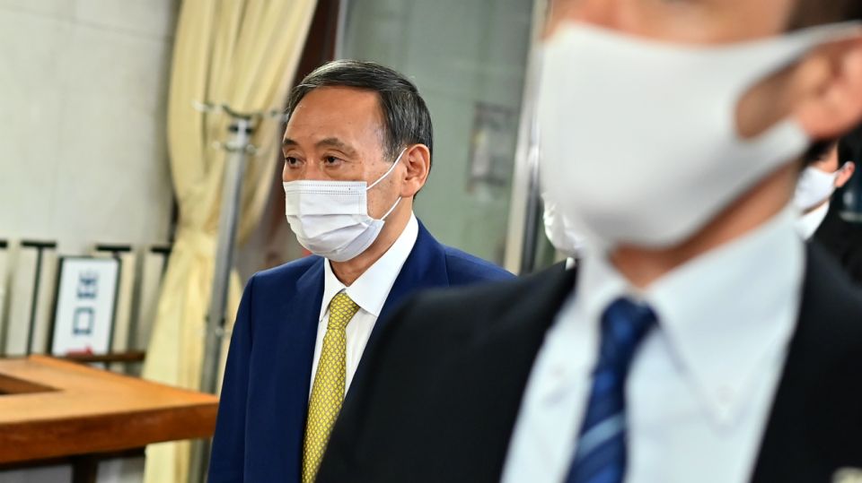 Yoshihide Suga ganó la elección de partido gobernante de Japón para reemplazar a Abe