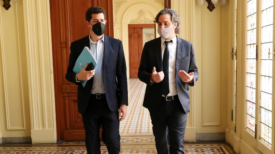 Santiago Cafiero junto a Eduardo de Pedro. Todo listo para la presentación del Presupuesto 2021.