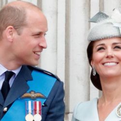 El traje militar de William.
