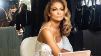 Jennifer López lució su increíble figura con un bikini rosa